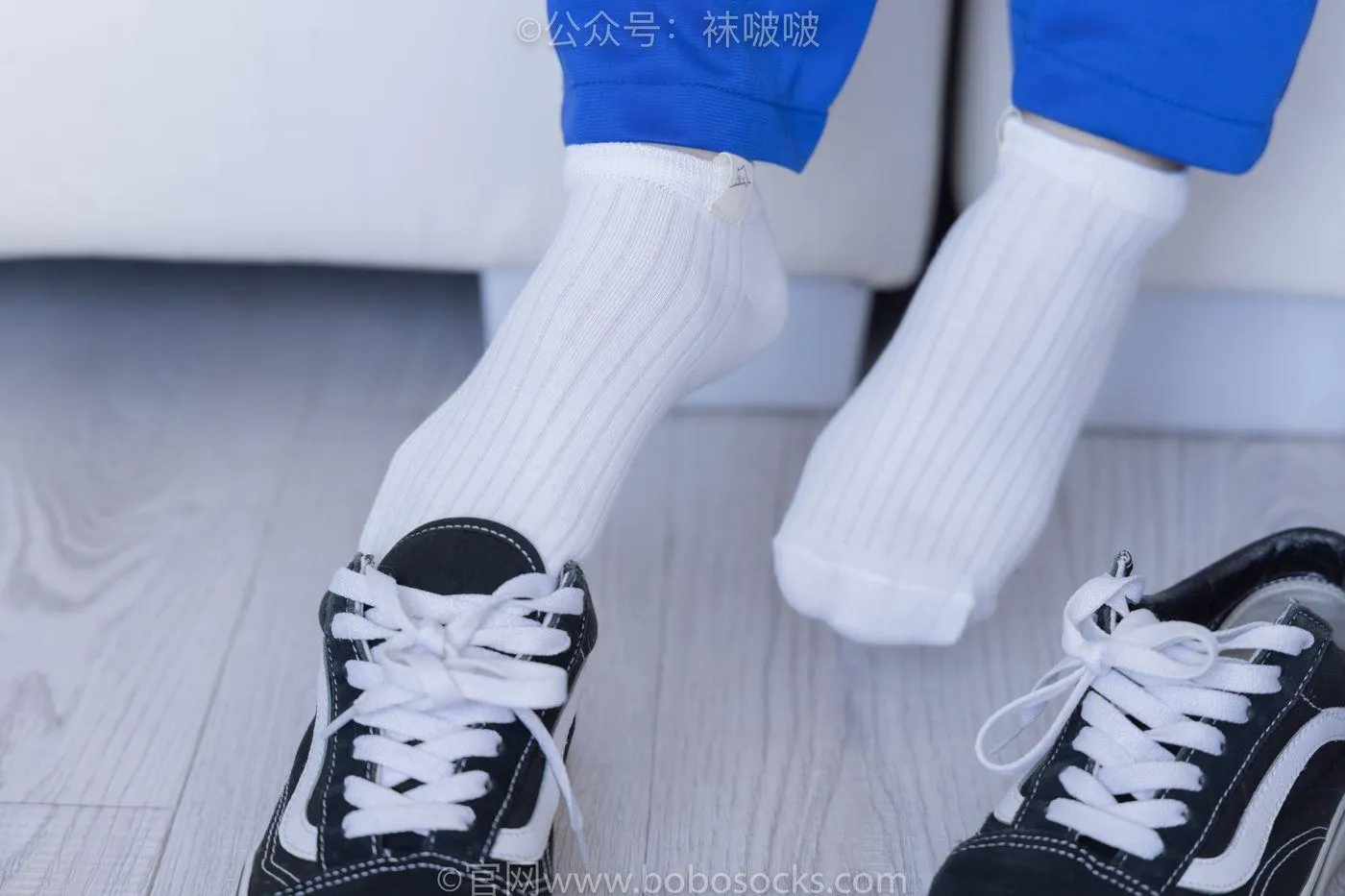 [BoBoSocks袜啵啵]NO.039 小奶熊-校服、vans帆布鞋、短白棉袜、裸足 [154P]插图8